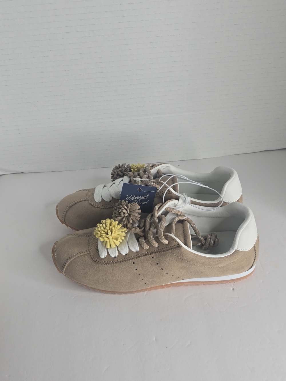 Women's JoJo Sneaker Universal Threads Size 6 - Picture 5 of 9